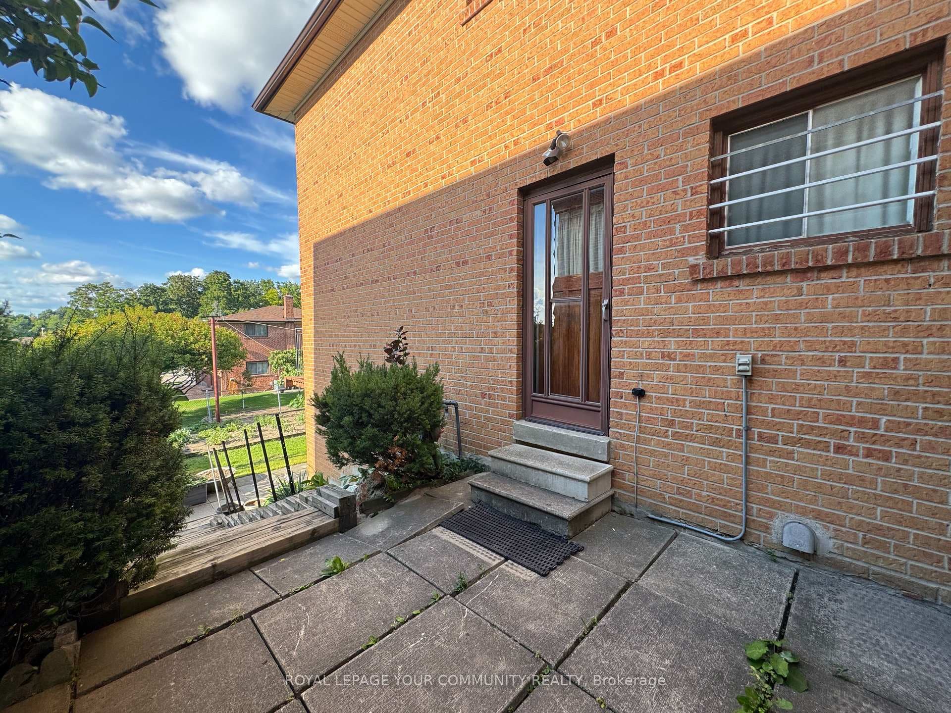 160 Jules Avenue photo 36