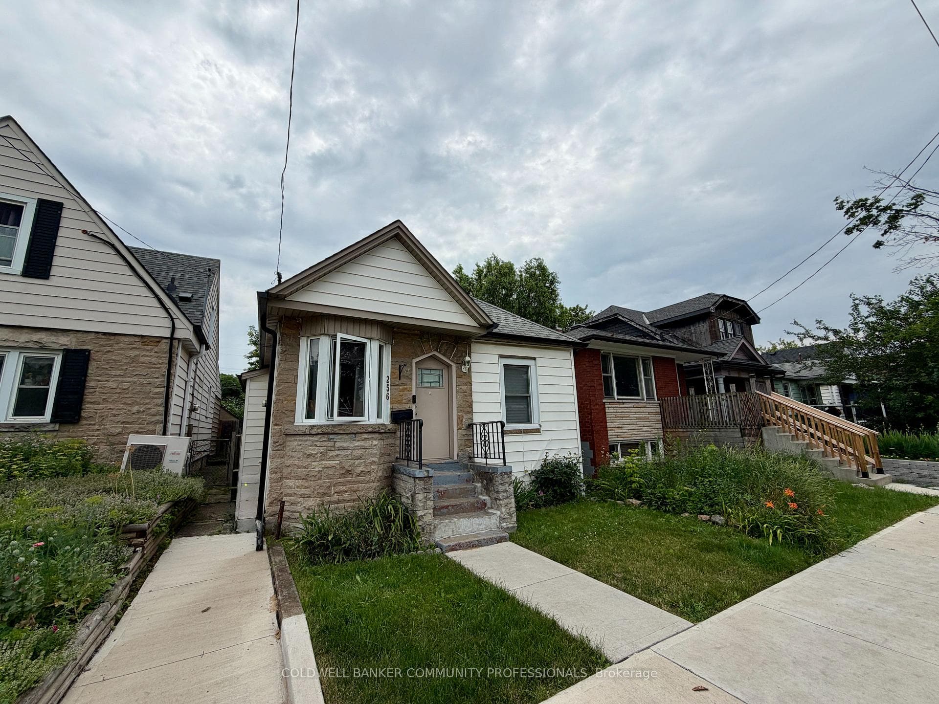 256 Fairfield Avenue photo 3