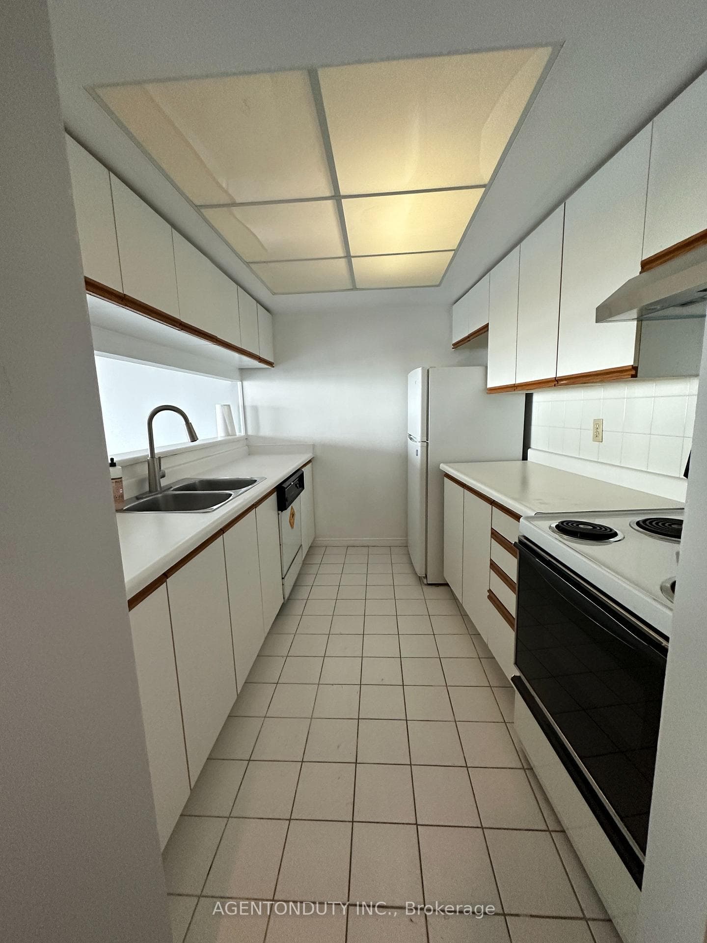 77 Harbour Square Unit 2211 photo 11
