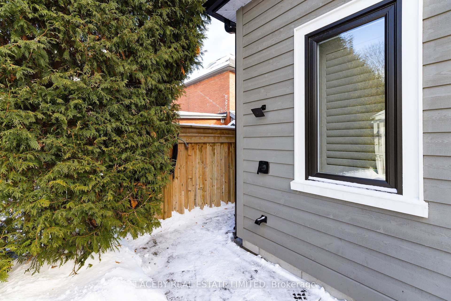 62 Tyler Street photo 42