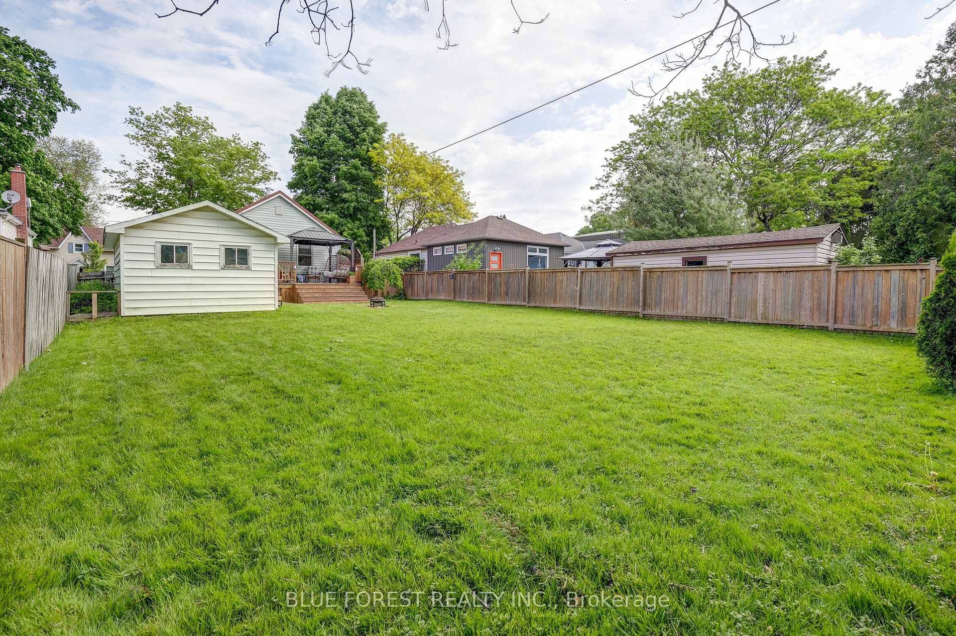 135 Erie Street photo 12