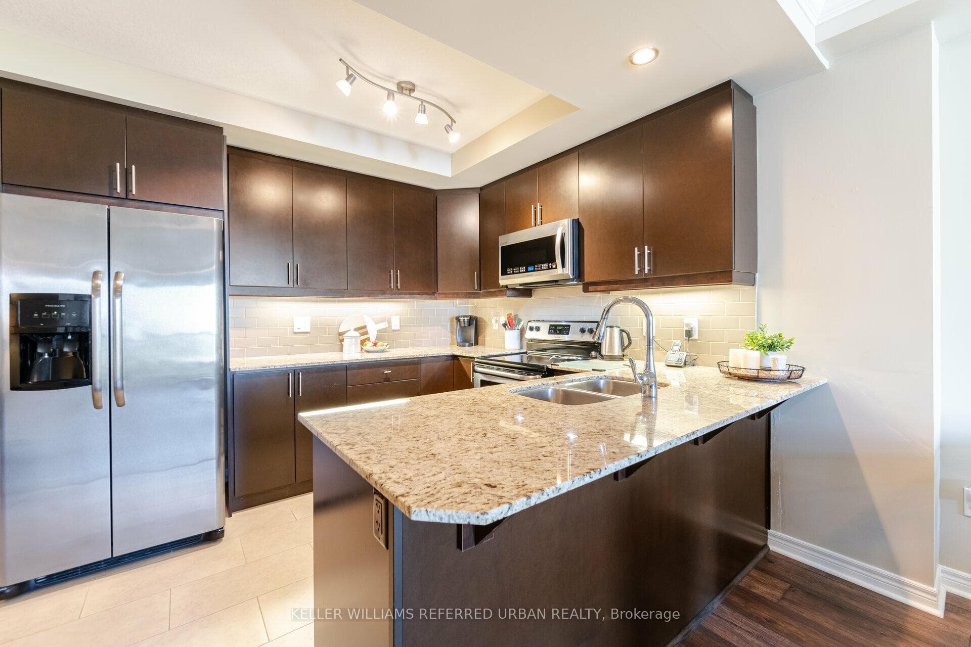 539 BELMONT Avenue Unit 704 photo 6