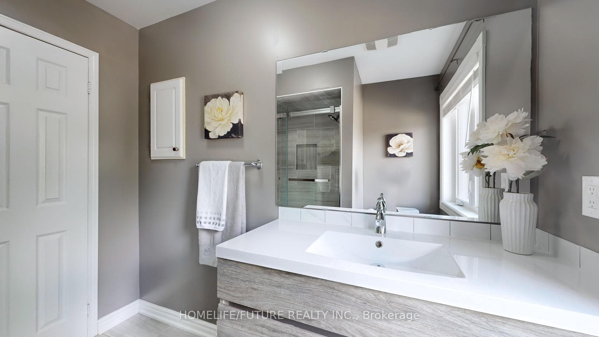 124 Tara Crescent photo 29