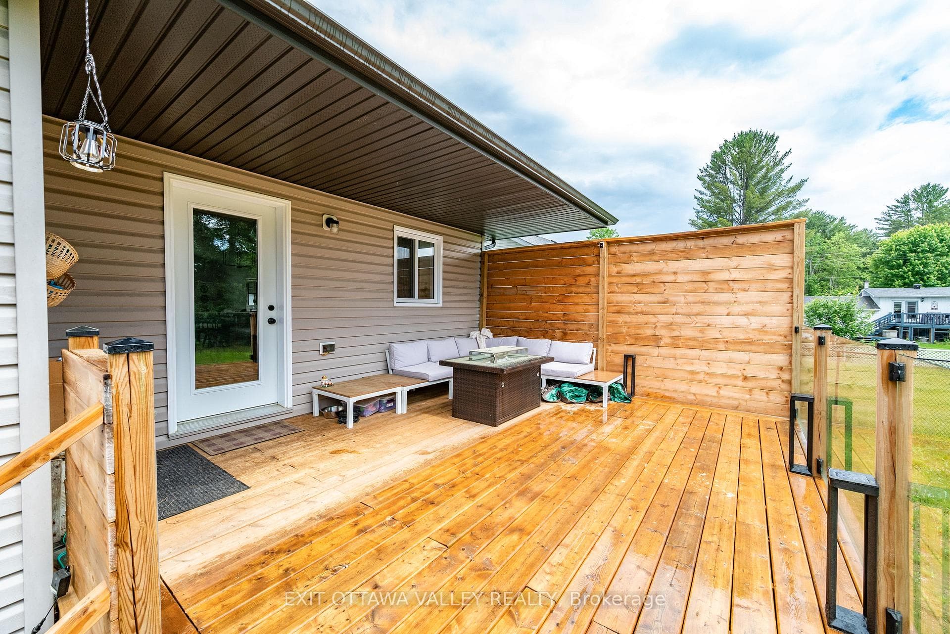 1038 Beatty Crescent photo 41