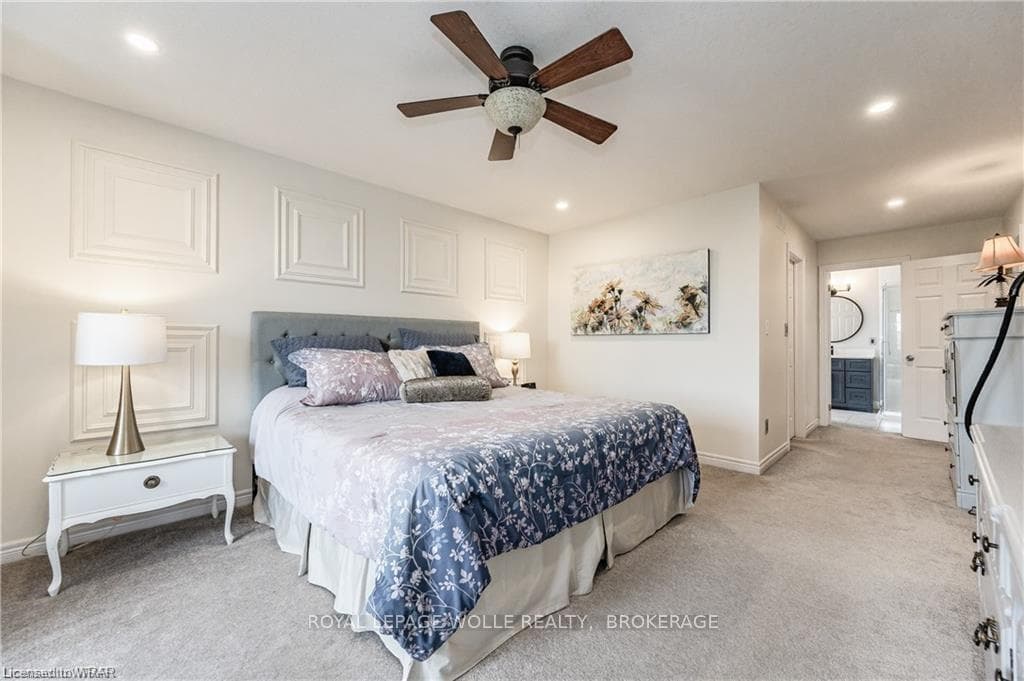 19 HEARTHWOOD Crescent photo 27
