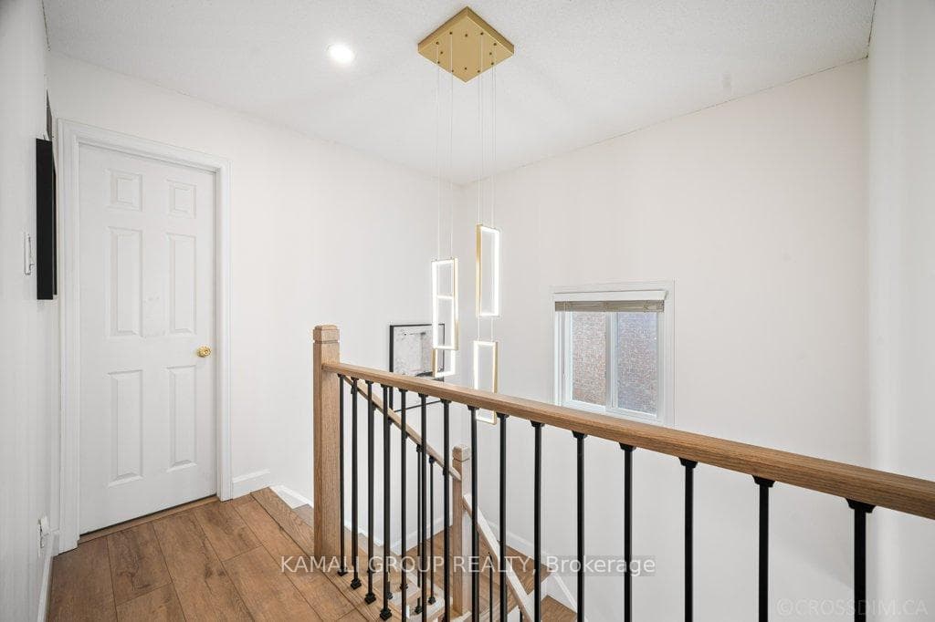 32 Elena Crescent photo 16