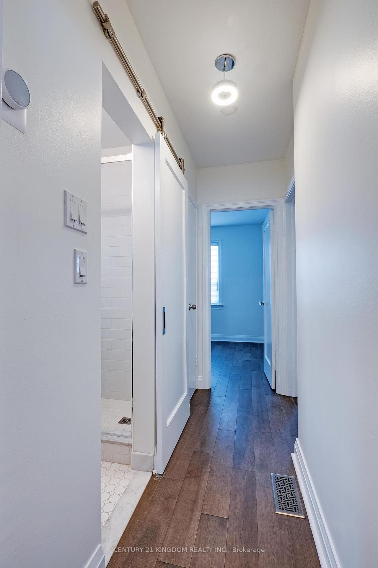 11A Lonborough Avenue Unit Upper photo 7