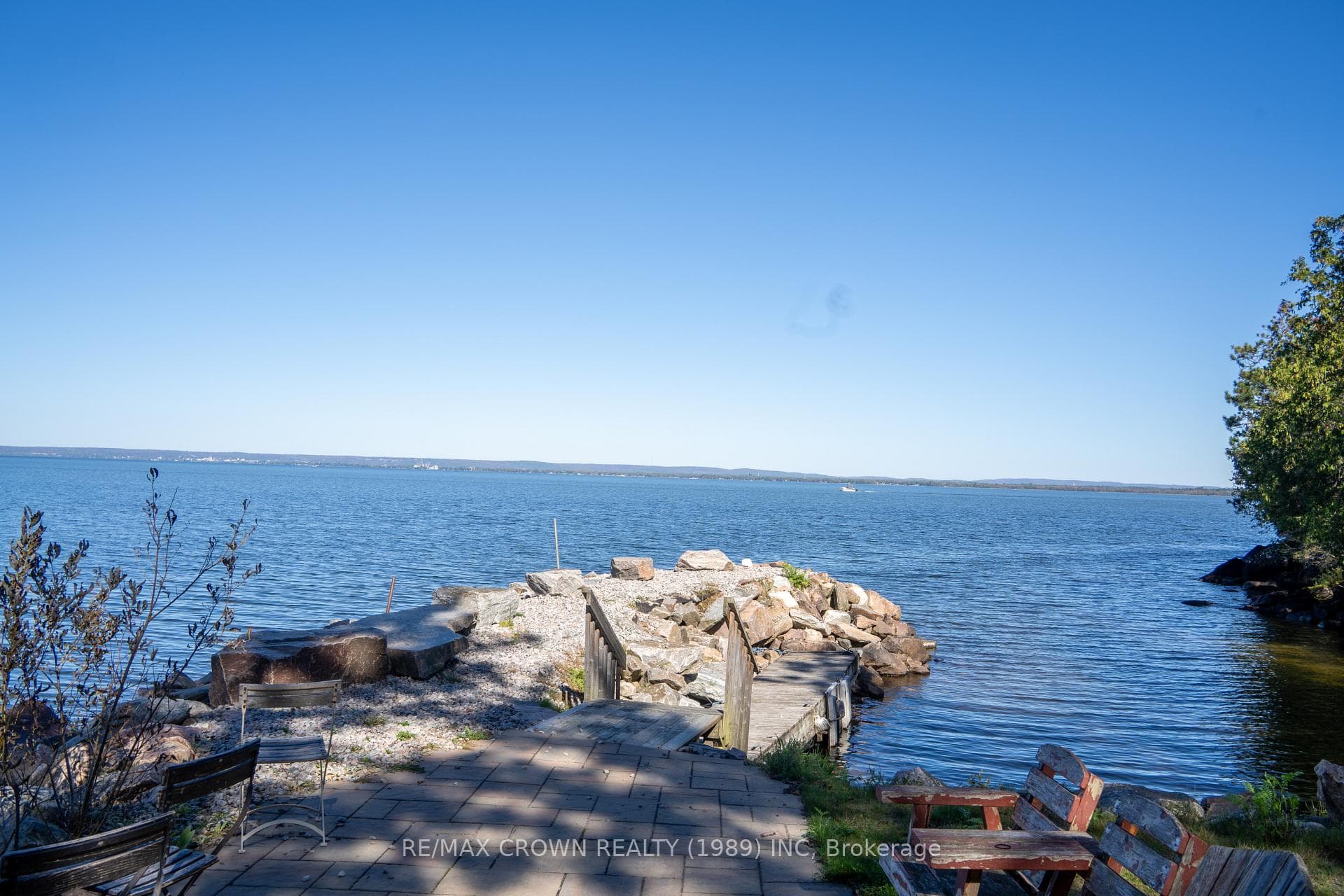 260 Birchgrove Drive photo 44