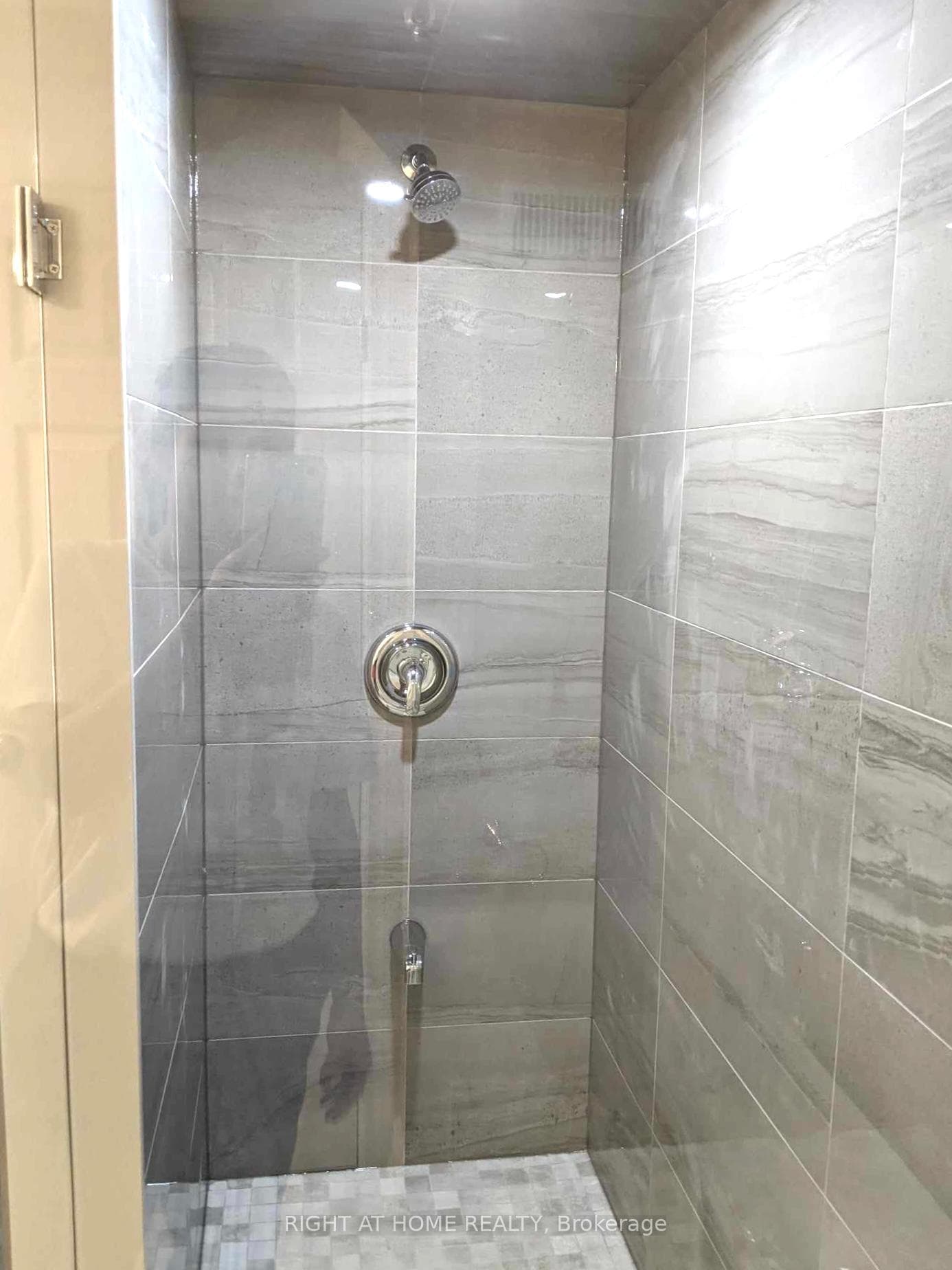 45 Pearce Drive Unit Lower photo 12