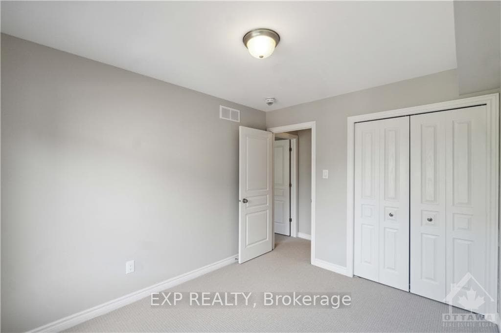 760 CARNELIAN Crescent photo 22