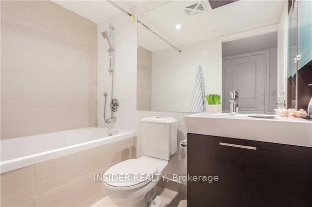 386 Yonge Street Unit 1803 photo 2