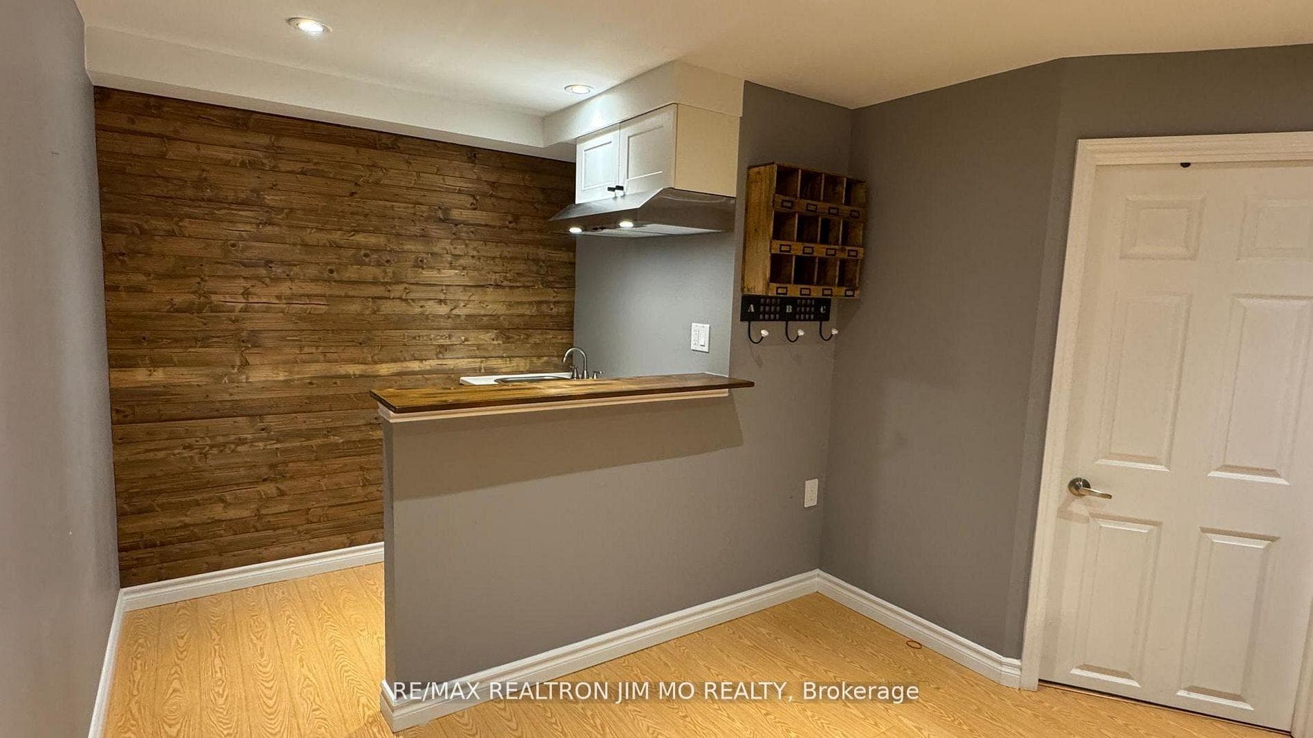50 Reginald Crescent Unit Basement photo 4