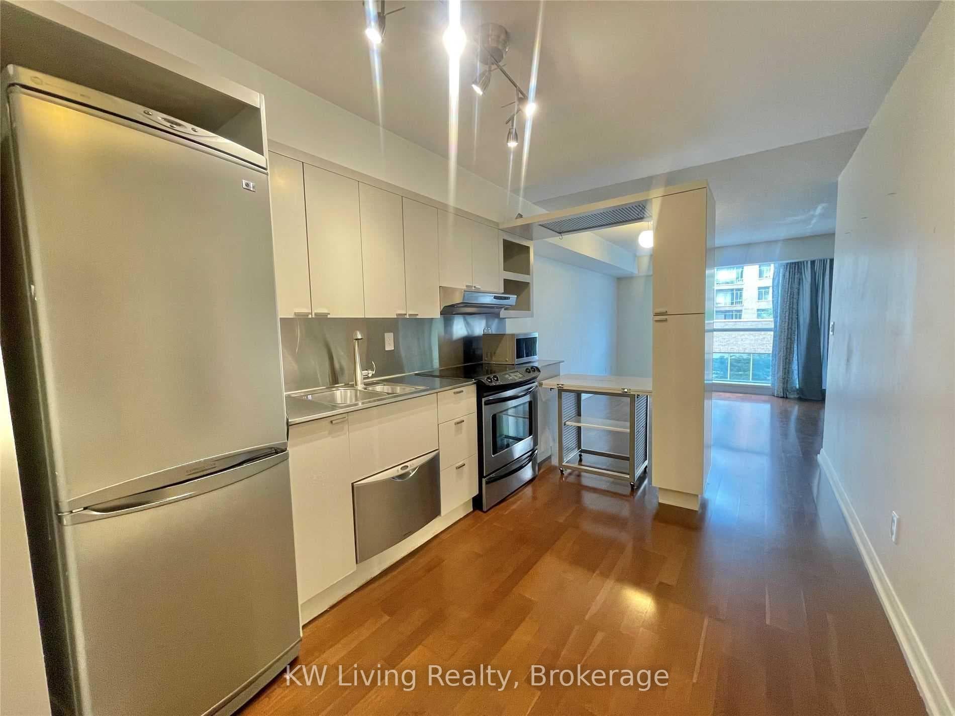 111 Elizabeth Street Unit 615 photo 2