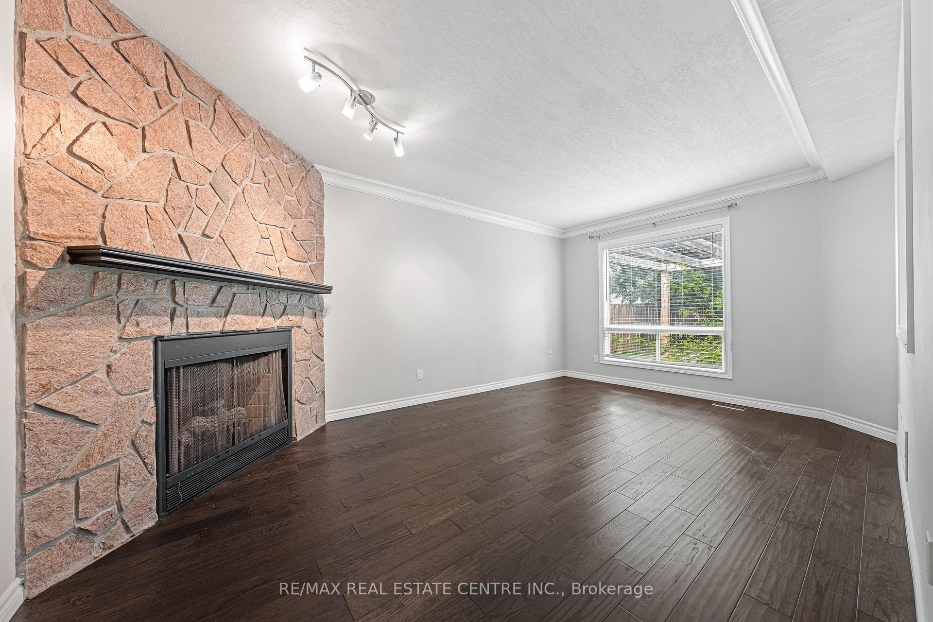 163 GLENVALLEY Drive photo 17