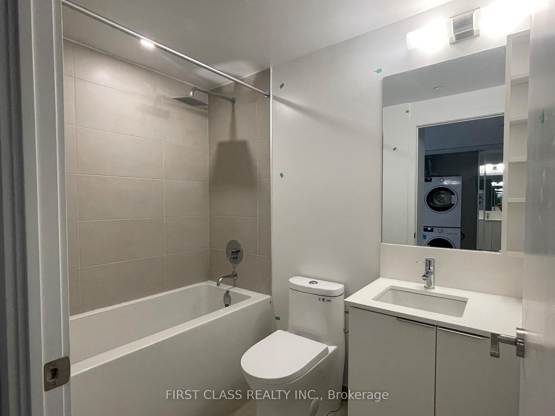 8 Wellesley Street Unit 2016 photo 4