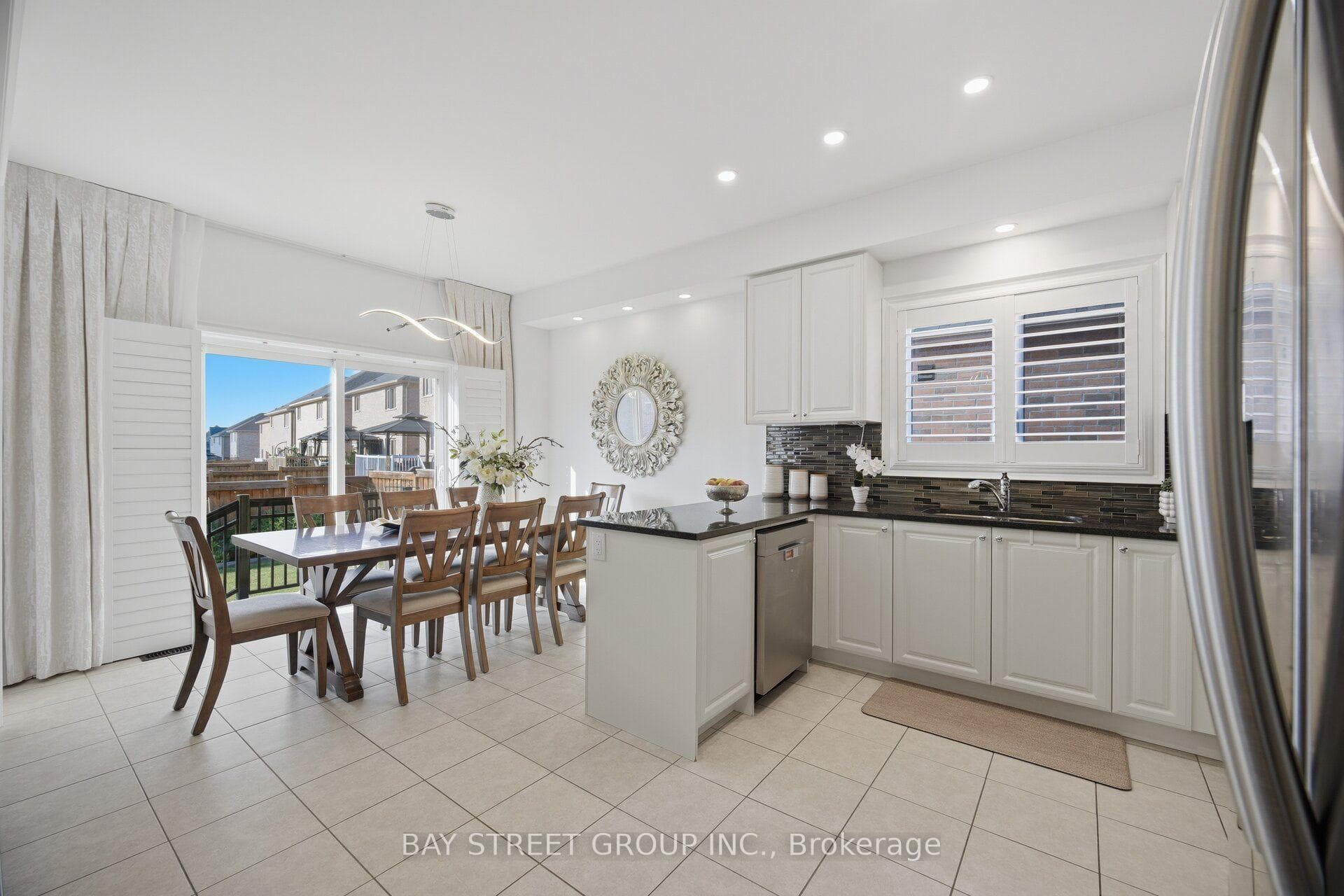 66 Milby Crescent photo 9
