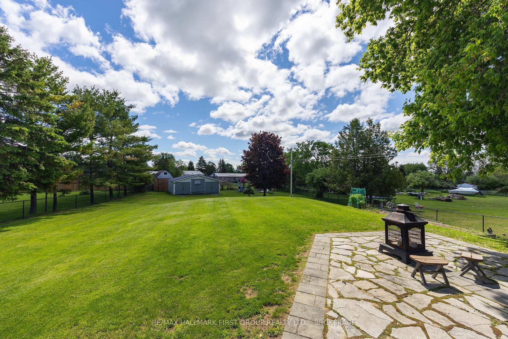 1470 Sydenham Road photo 38
