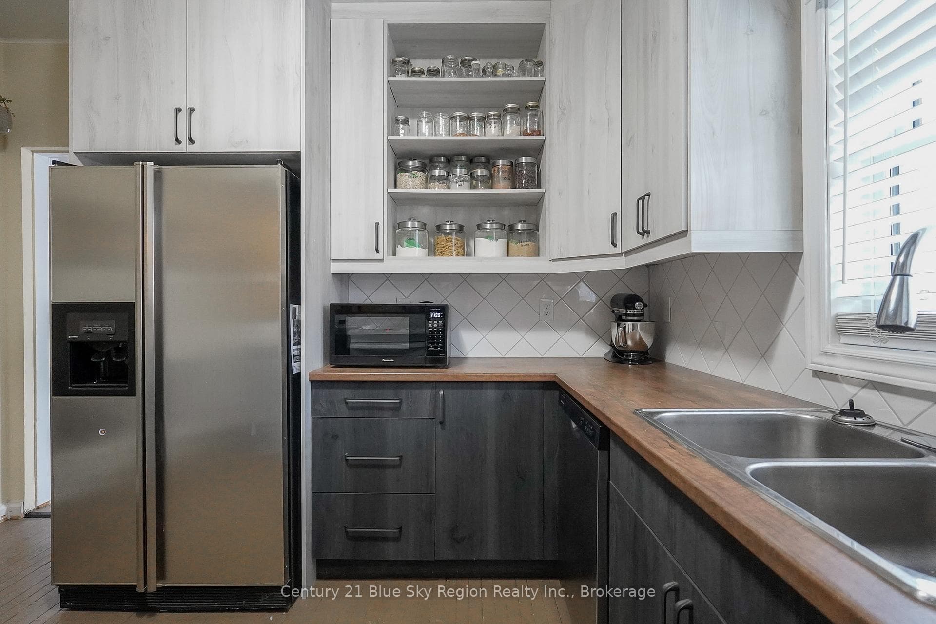 325 First Avenue photo 13