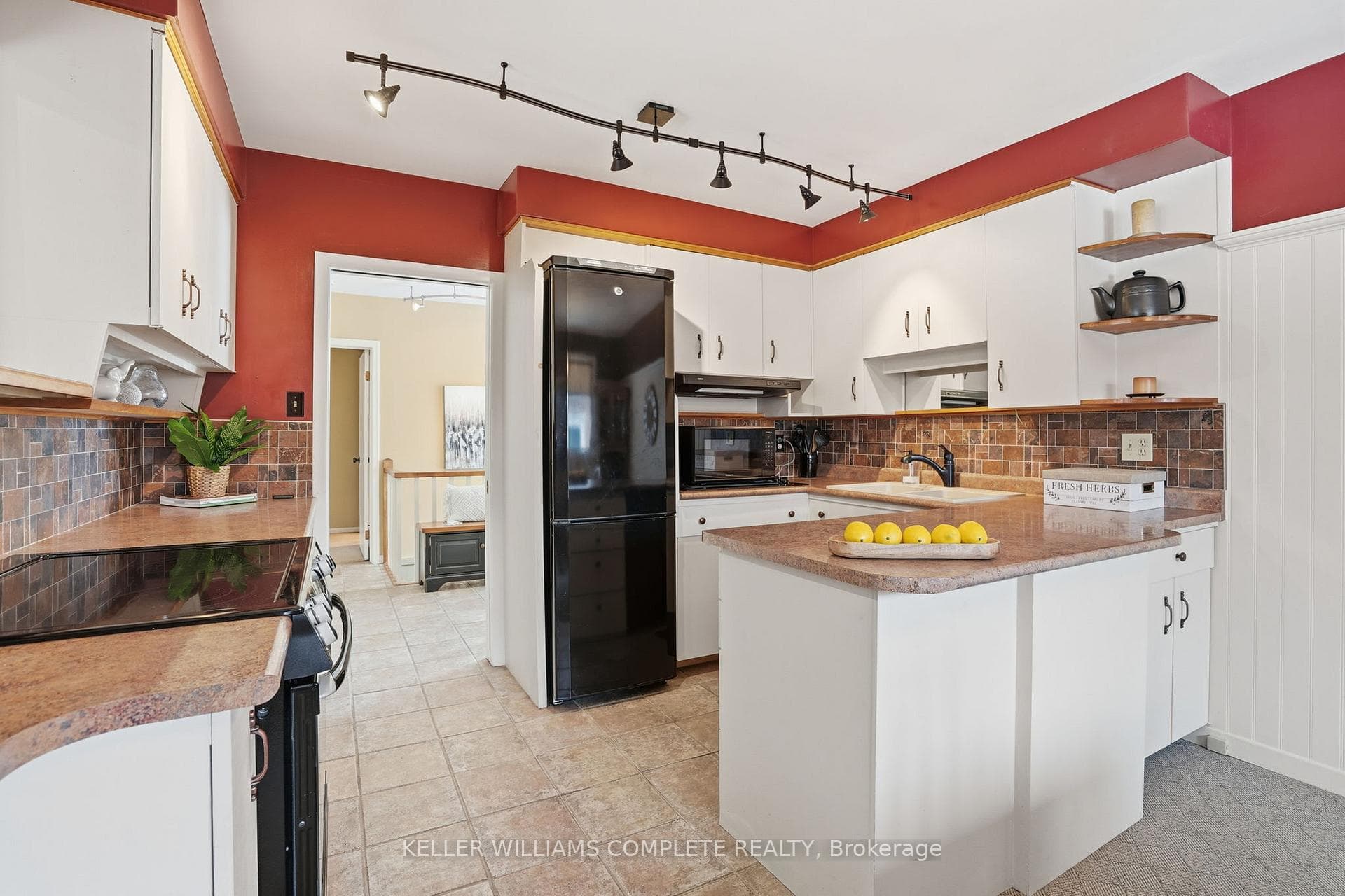 97 Robinhood Drive photo 8