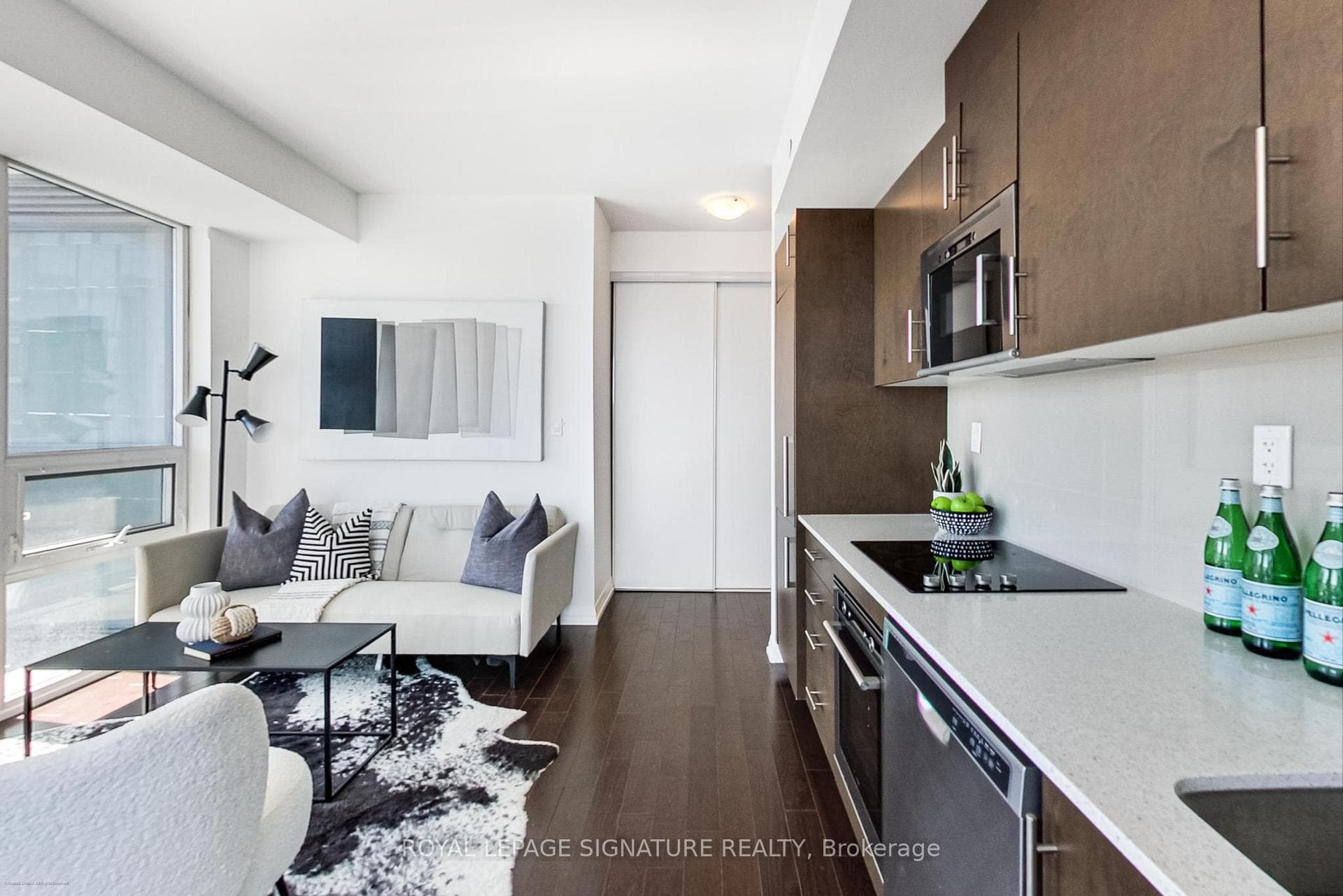 460 Adelaide Street Unit 2111 photo 17