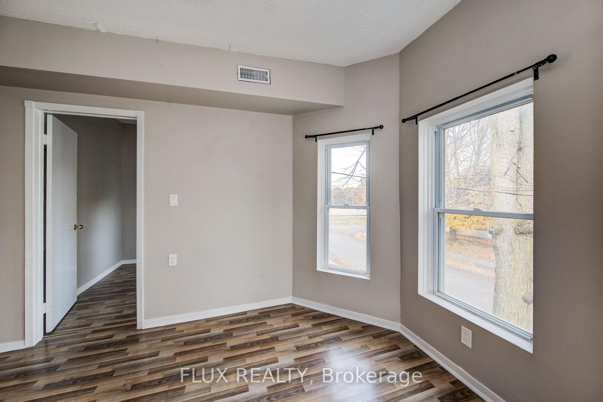 228 Nile Street photo 20
