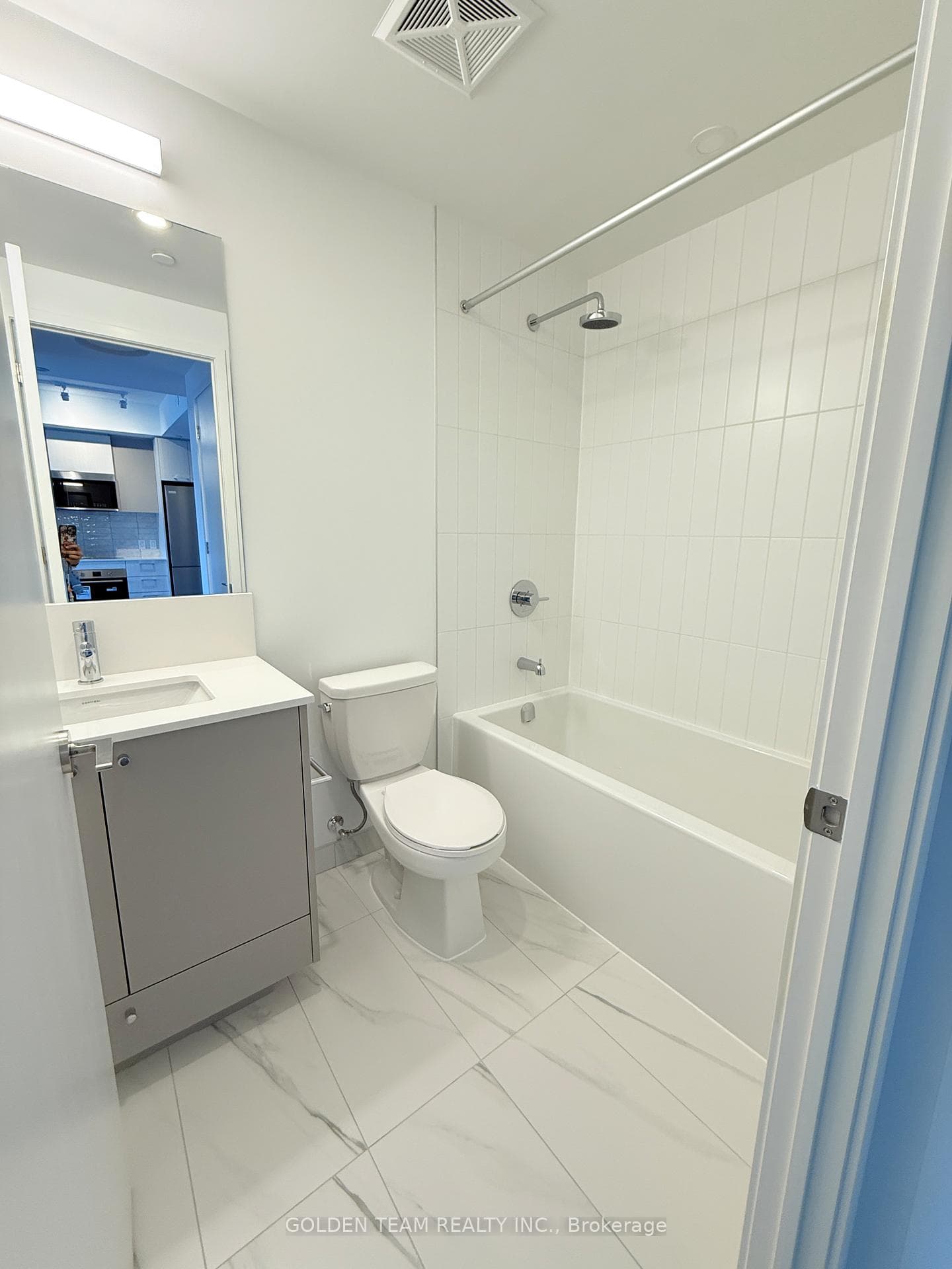 10 Oak Street Unit 1807 photo 5