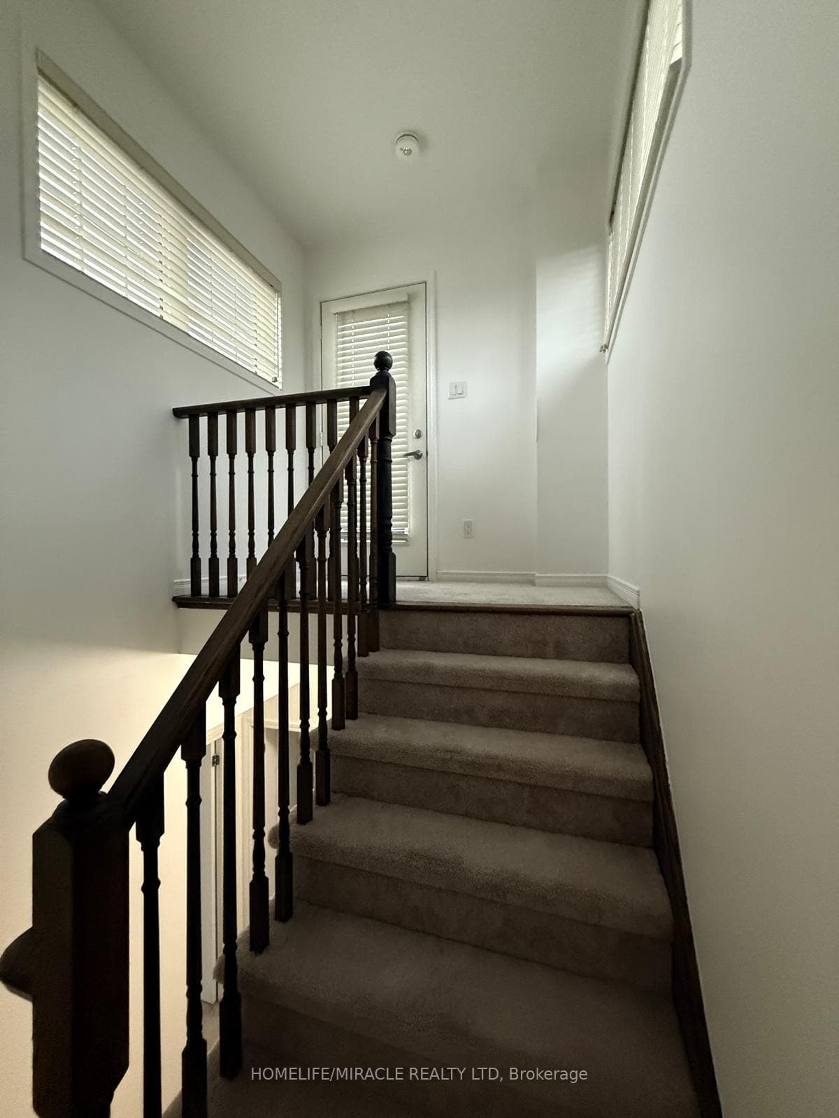70 Harwood Avenue photo 28