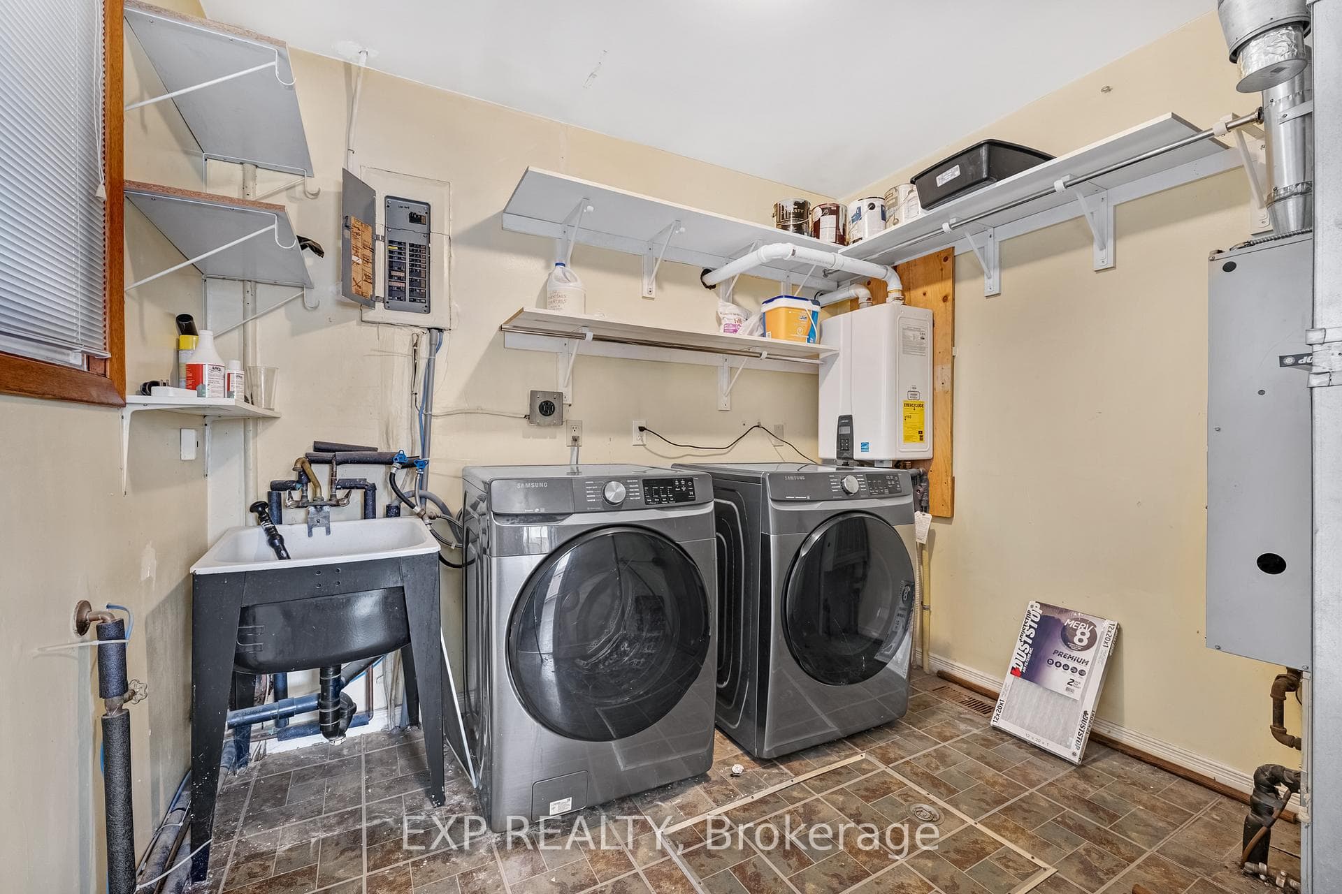 183 Spring Road photo 25