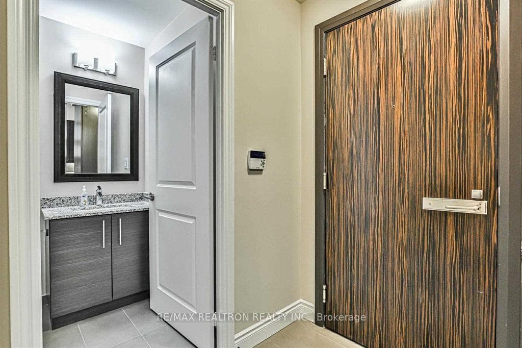 277 South Park Road Unit 220 photo 4