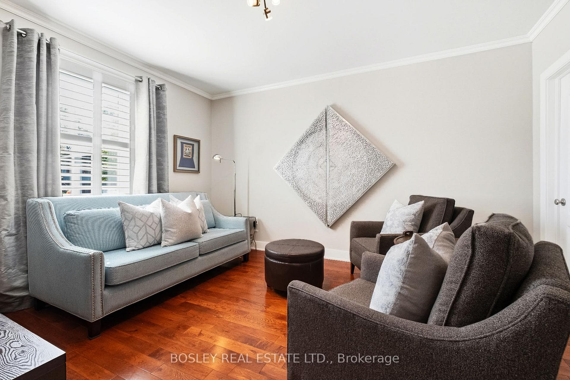 256 Ridout Street photo 5
