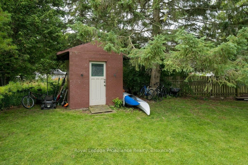 92 Wallbridge Crescent photo 42