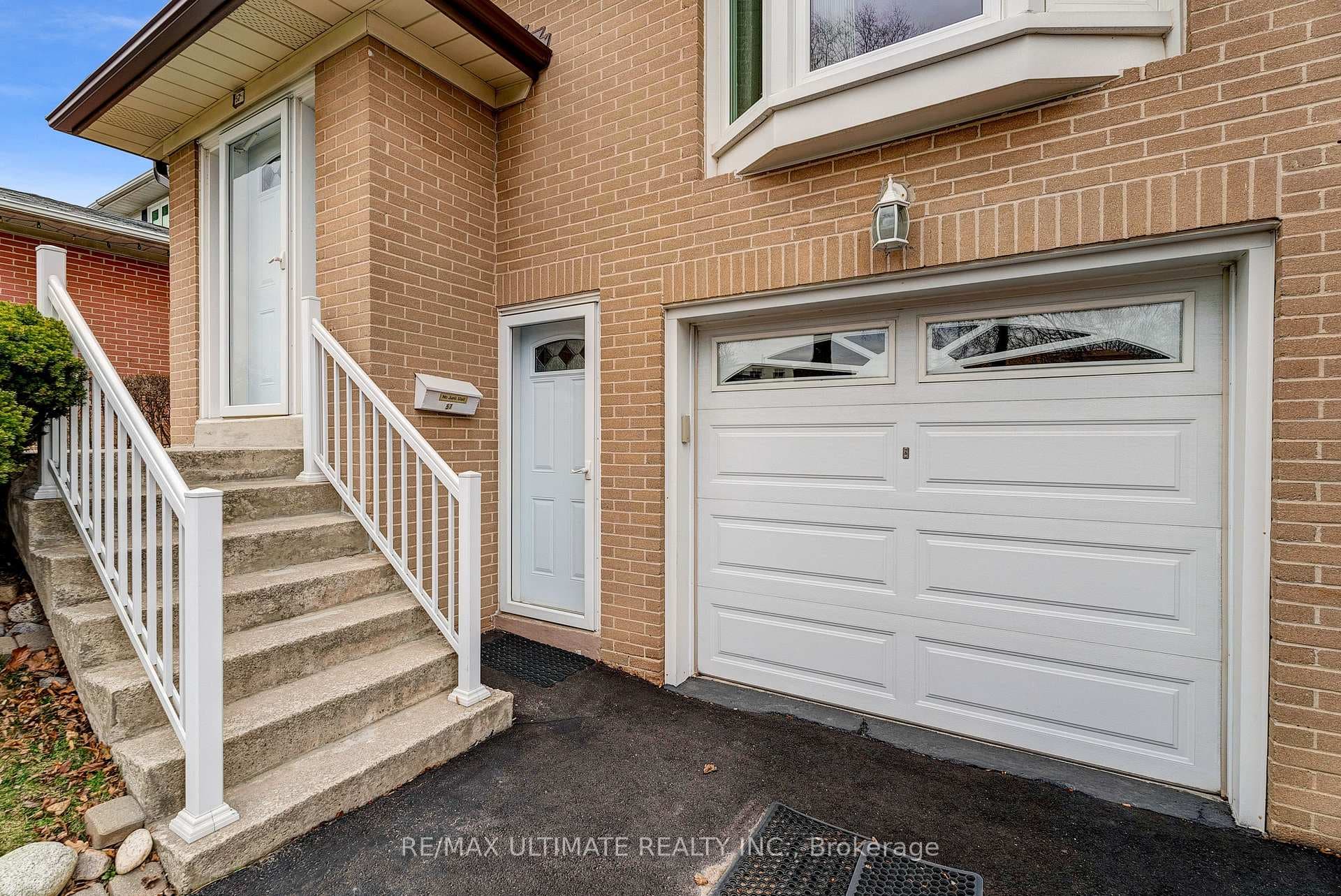 57 Hepworth Drive photo 2