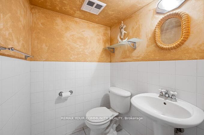 144 Broomlands Drive photo 38