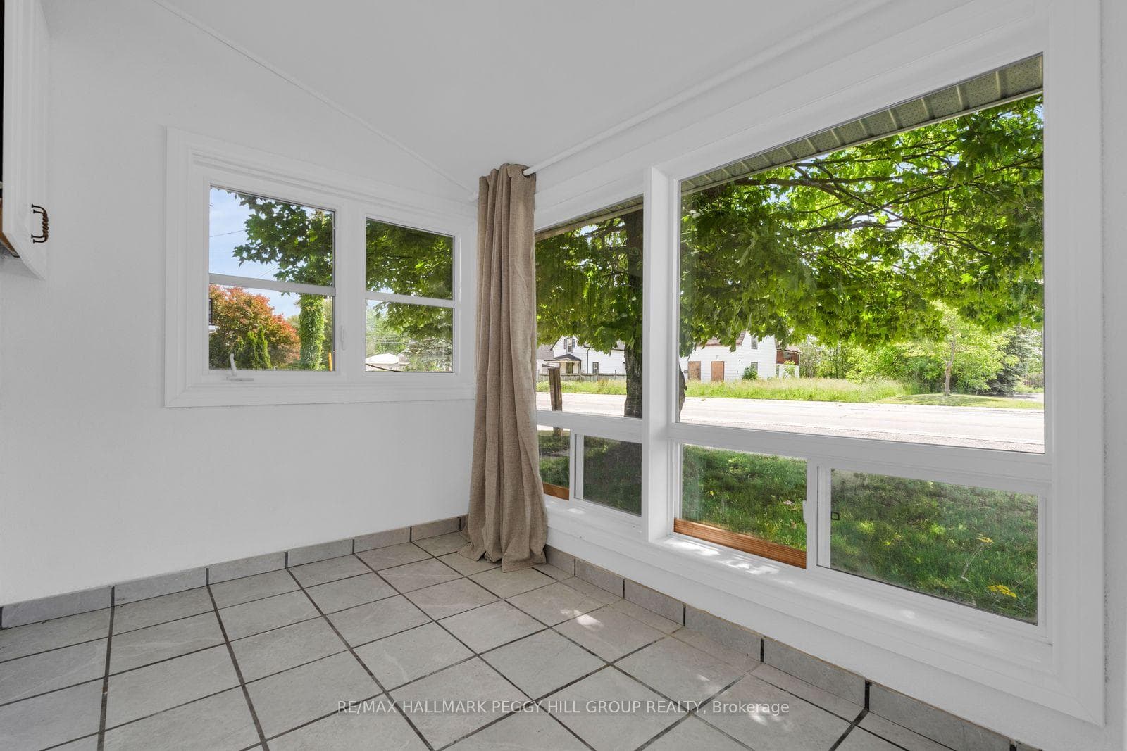 132 Queen Street photo 7