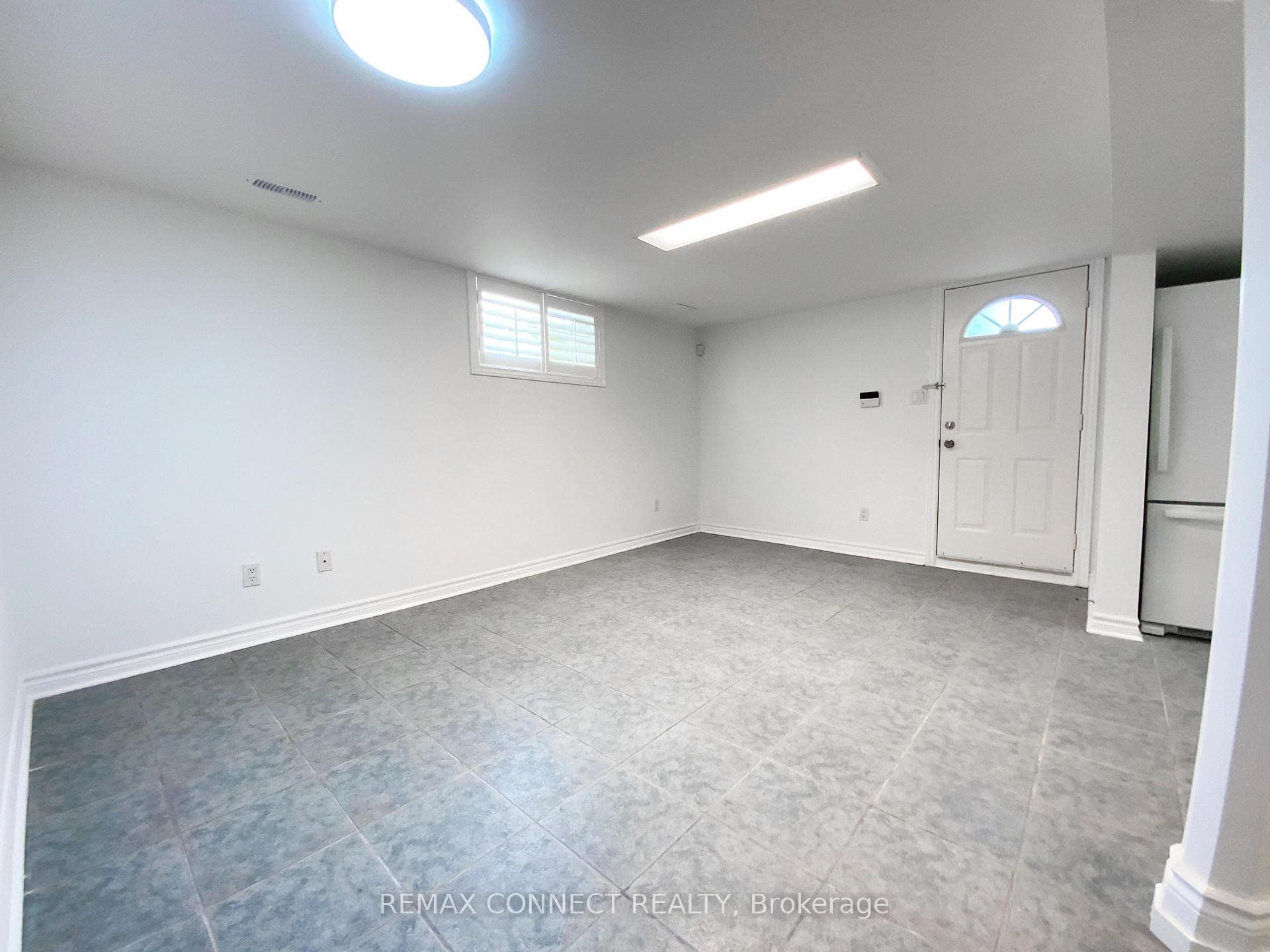 2 Kellyvale Road Unit Bsmt RmC photo 5