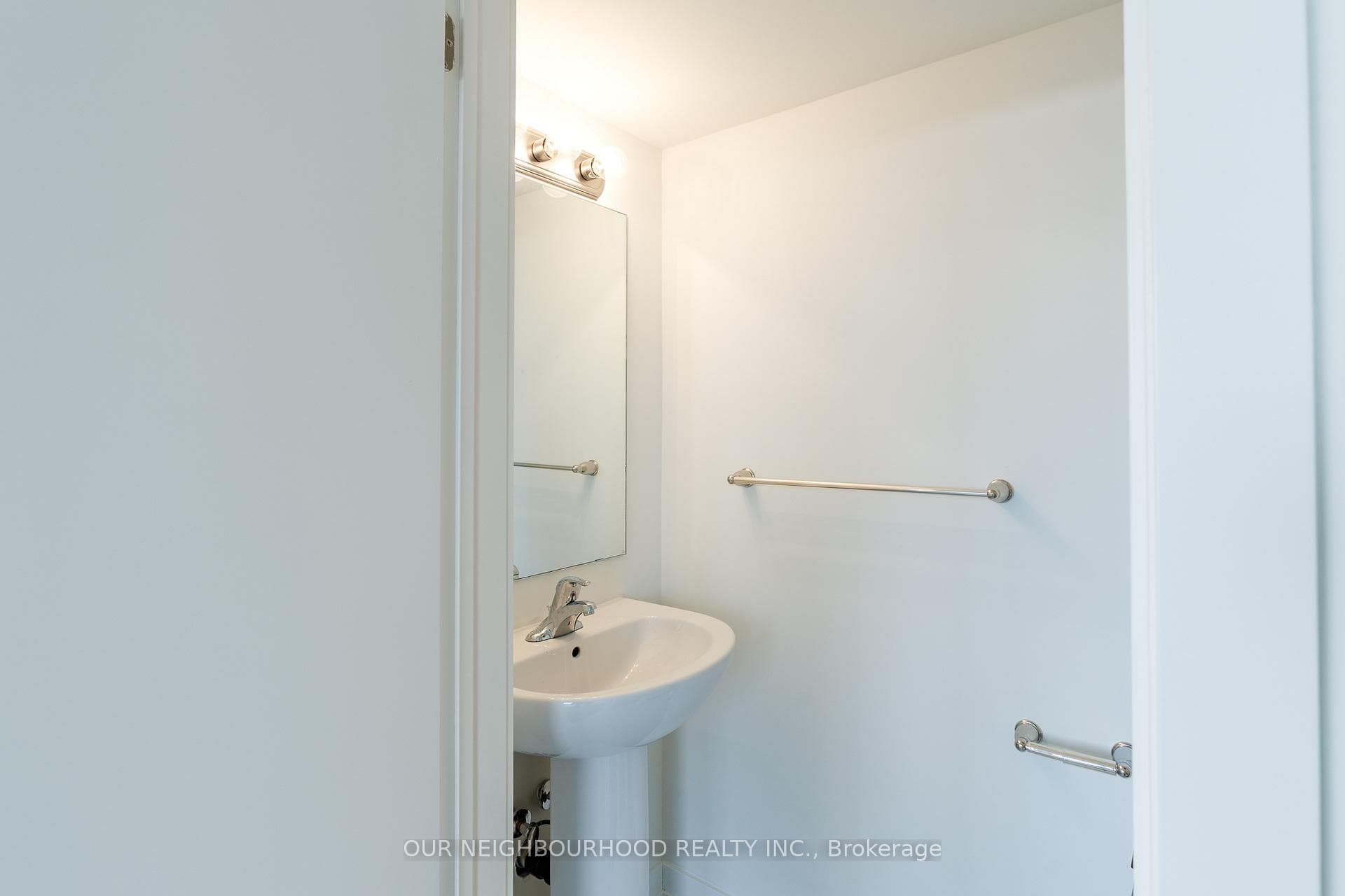 160 Densmore Road Unit 803 photo 6
