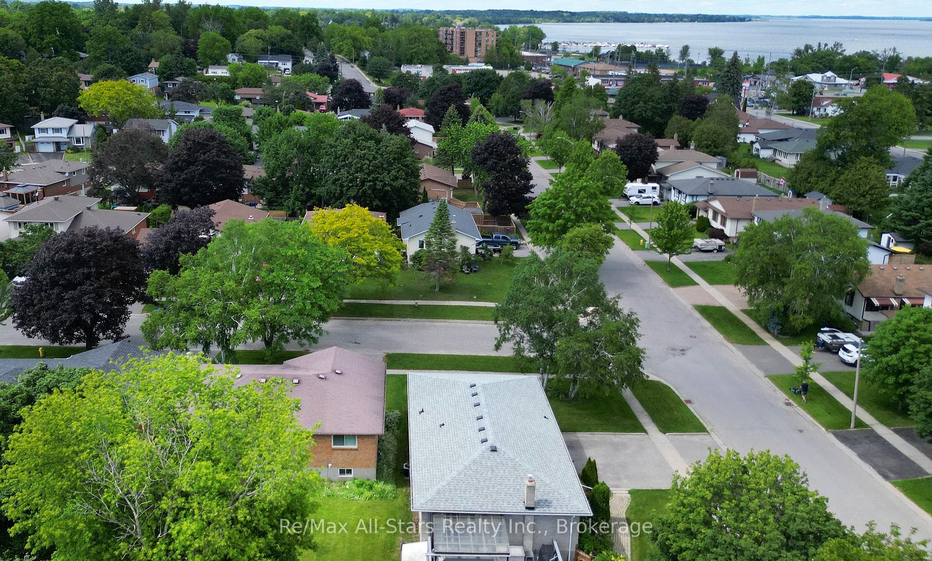39 Applewood Crescent photo 39