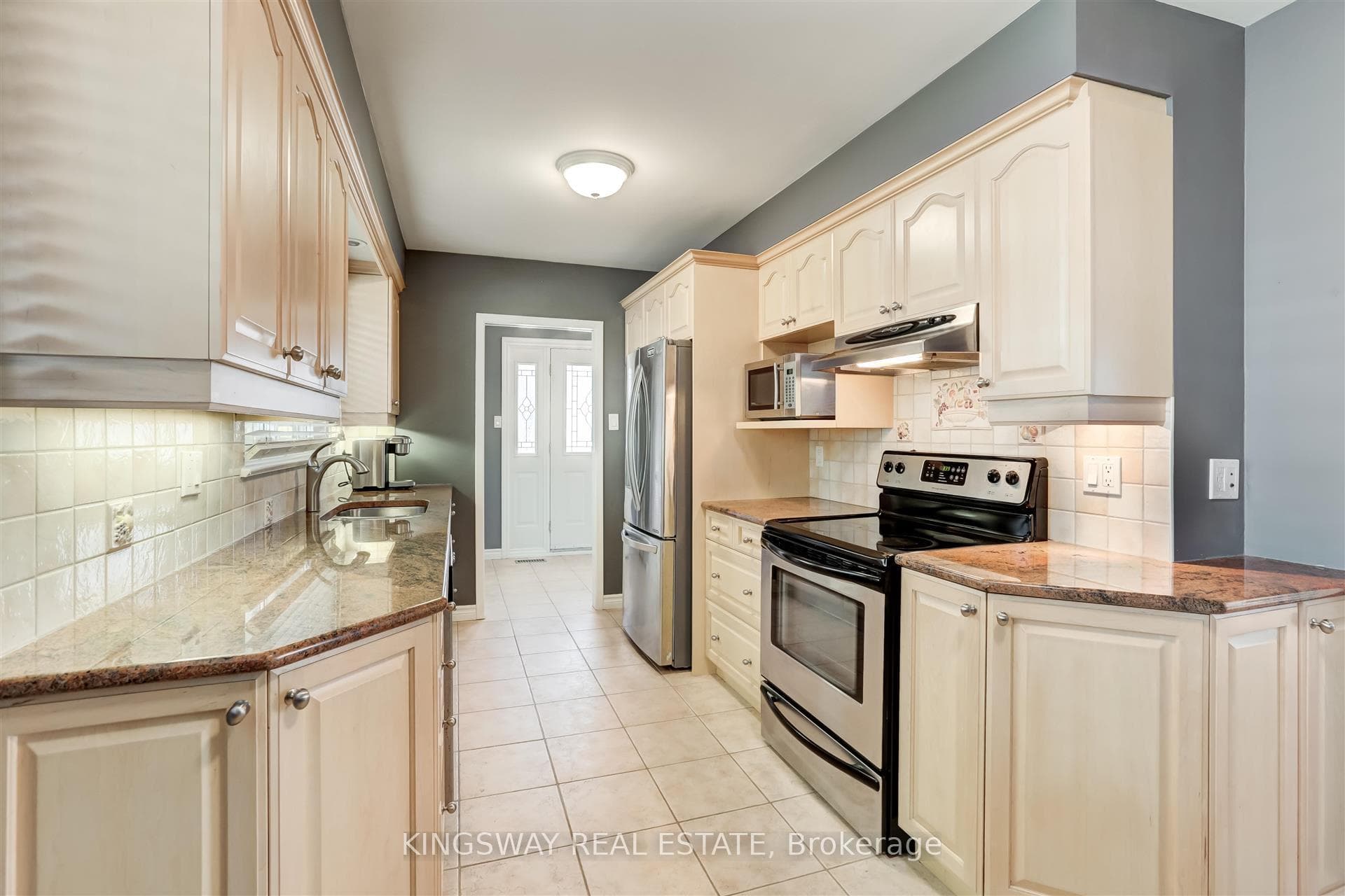 15 Deanewood Crescent photo 8