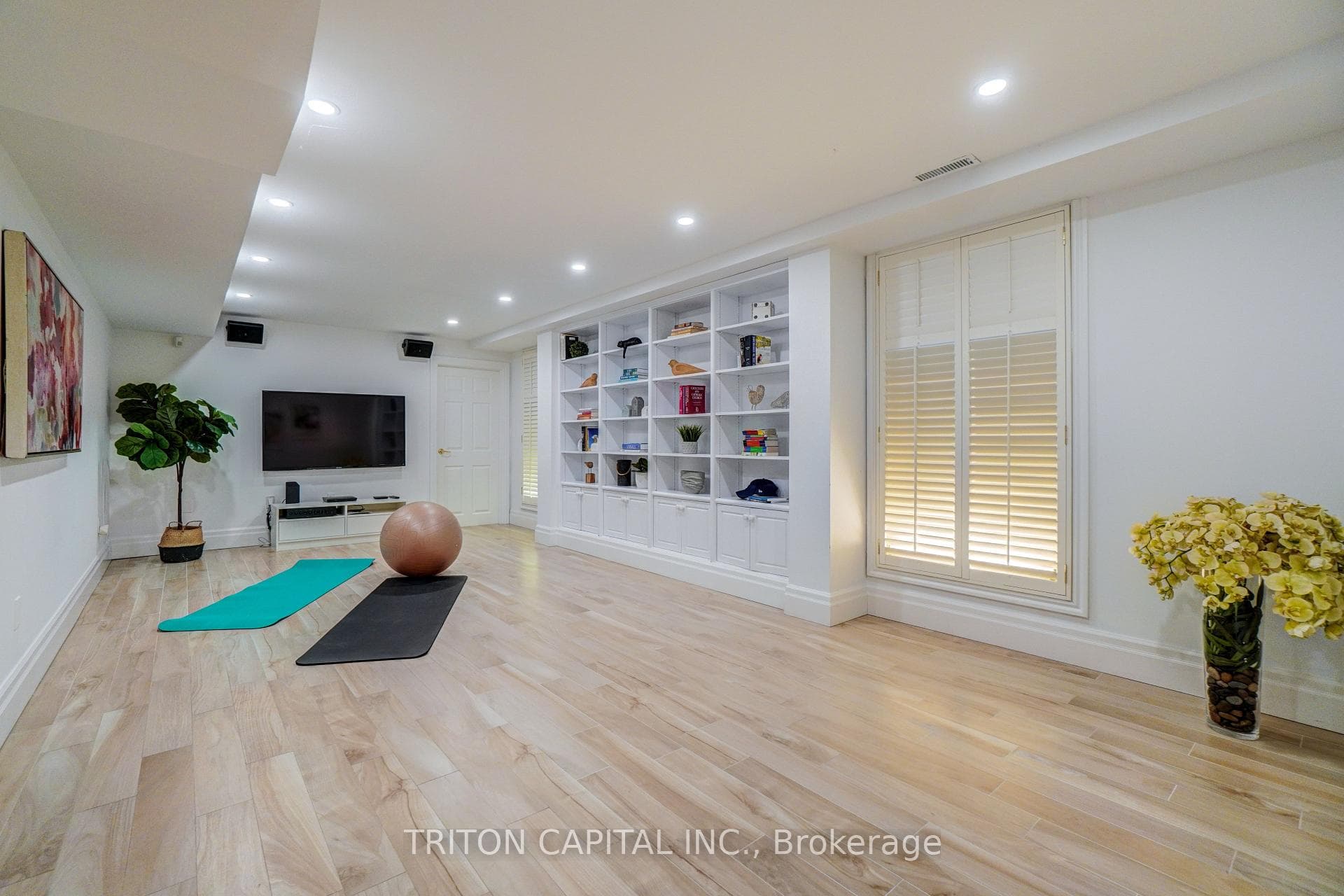 53 Princess Anne Crescent photo 28