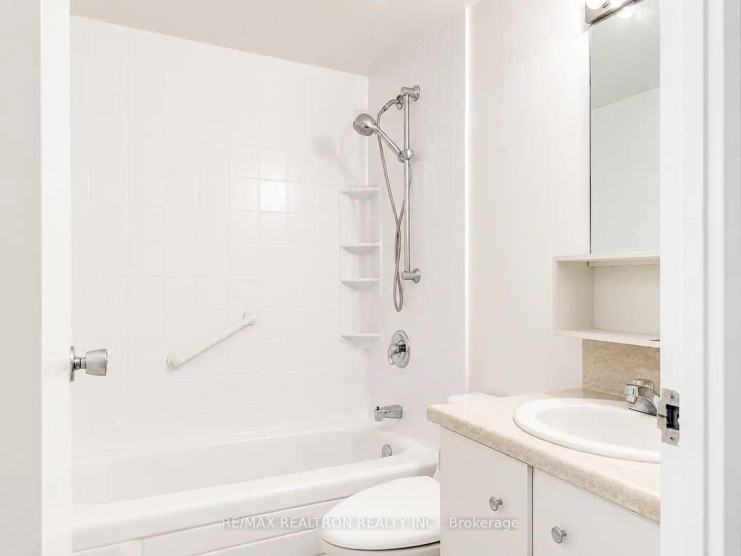 40 Baif Boulevard Unit 506 photo 27