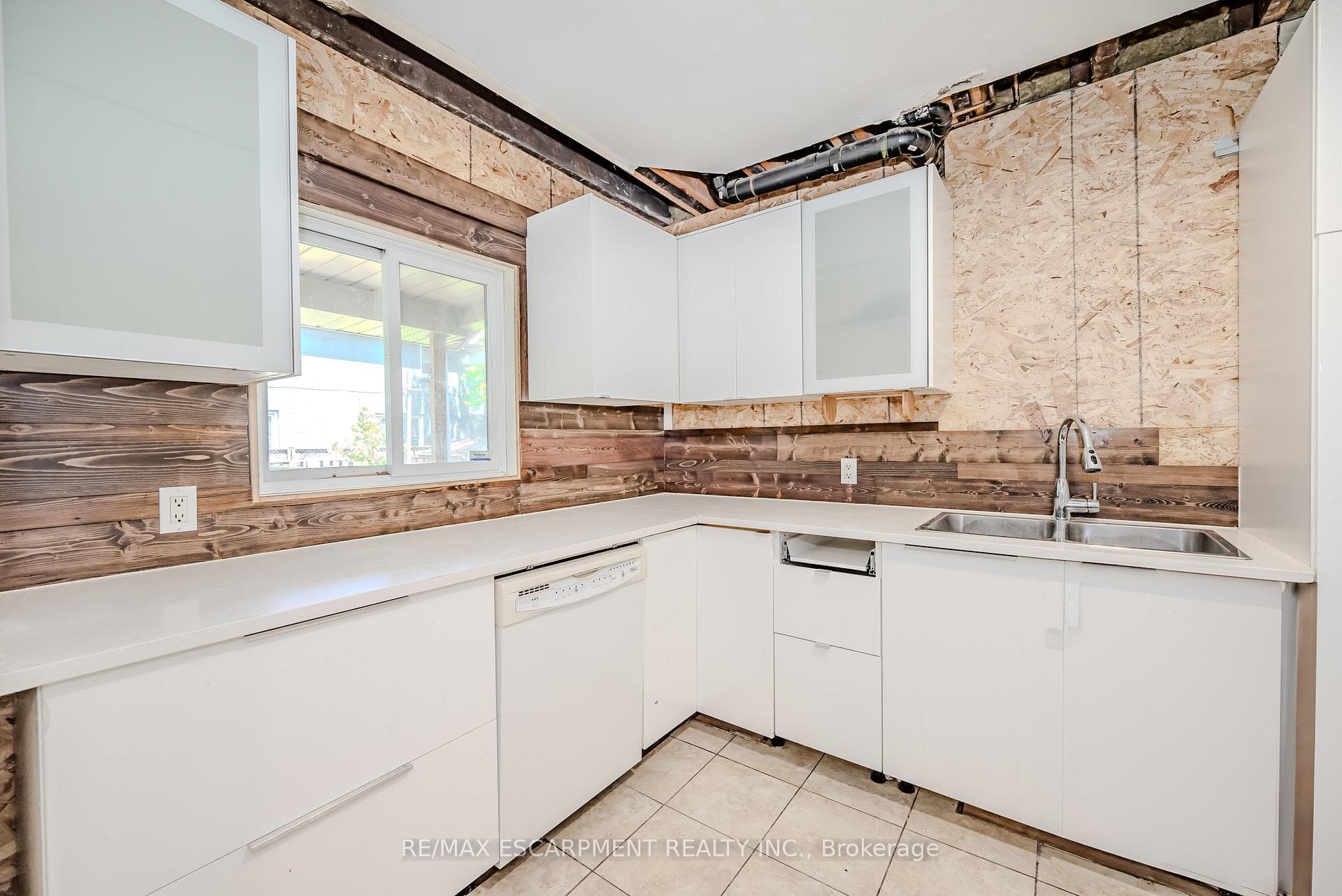 177 Beach Road photo 13