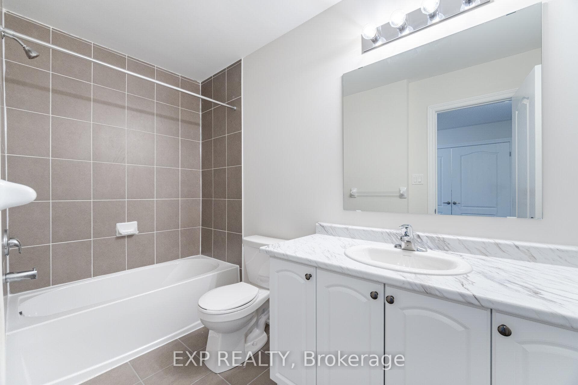 70 Baker Street photo 31