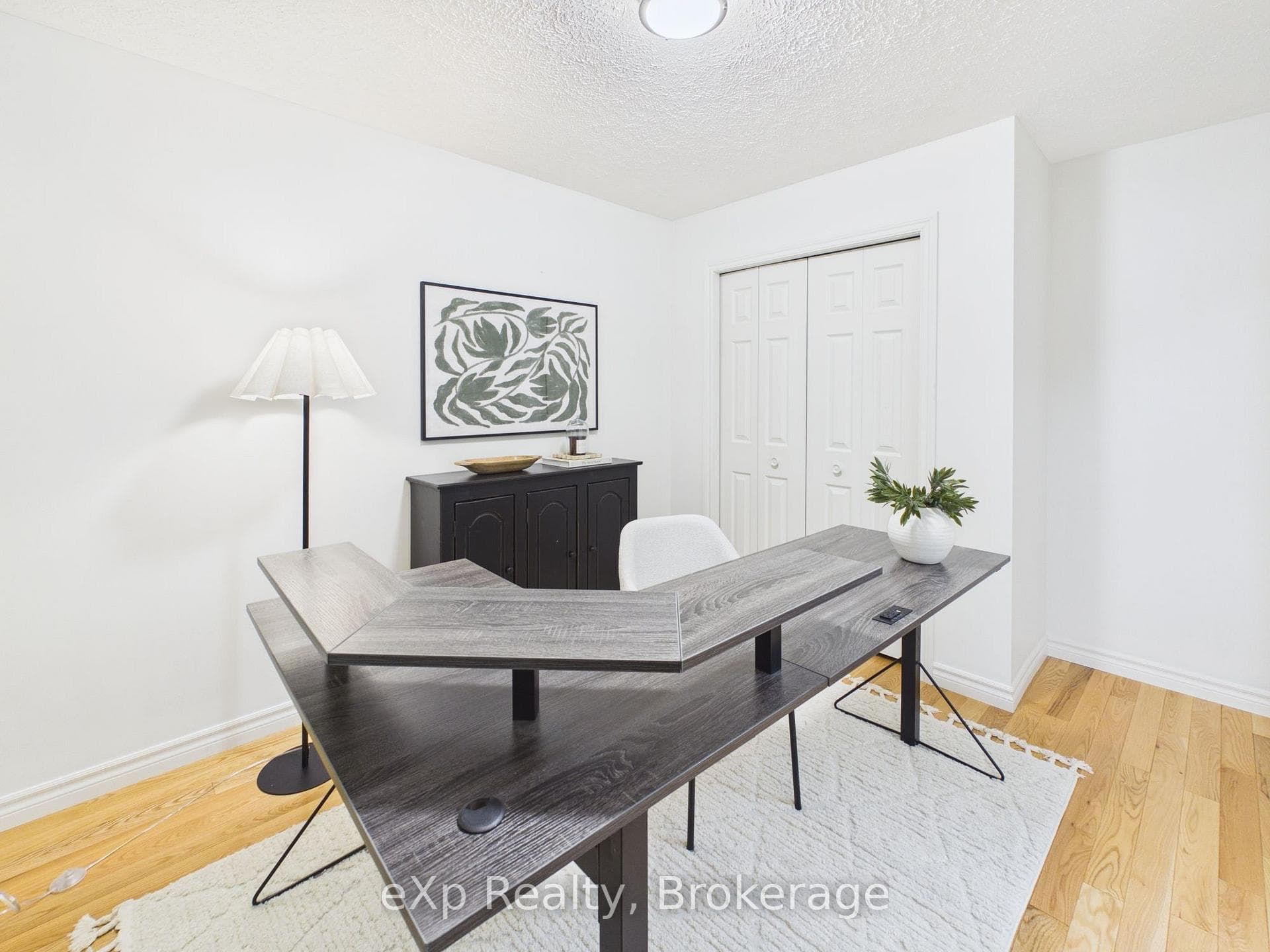 729 Gustavus Street photo 7