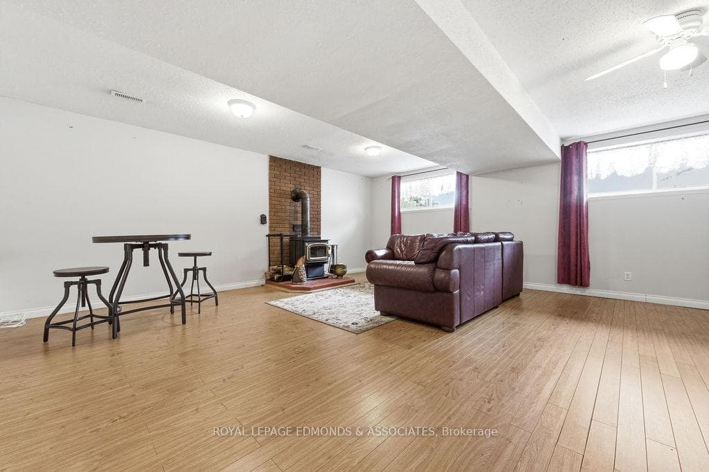 15 Mckay Street photo 34