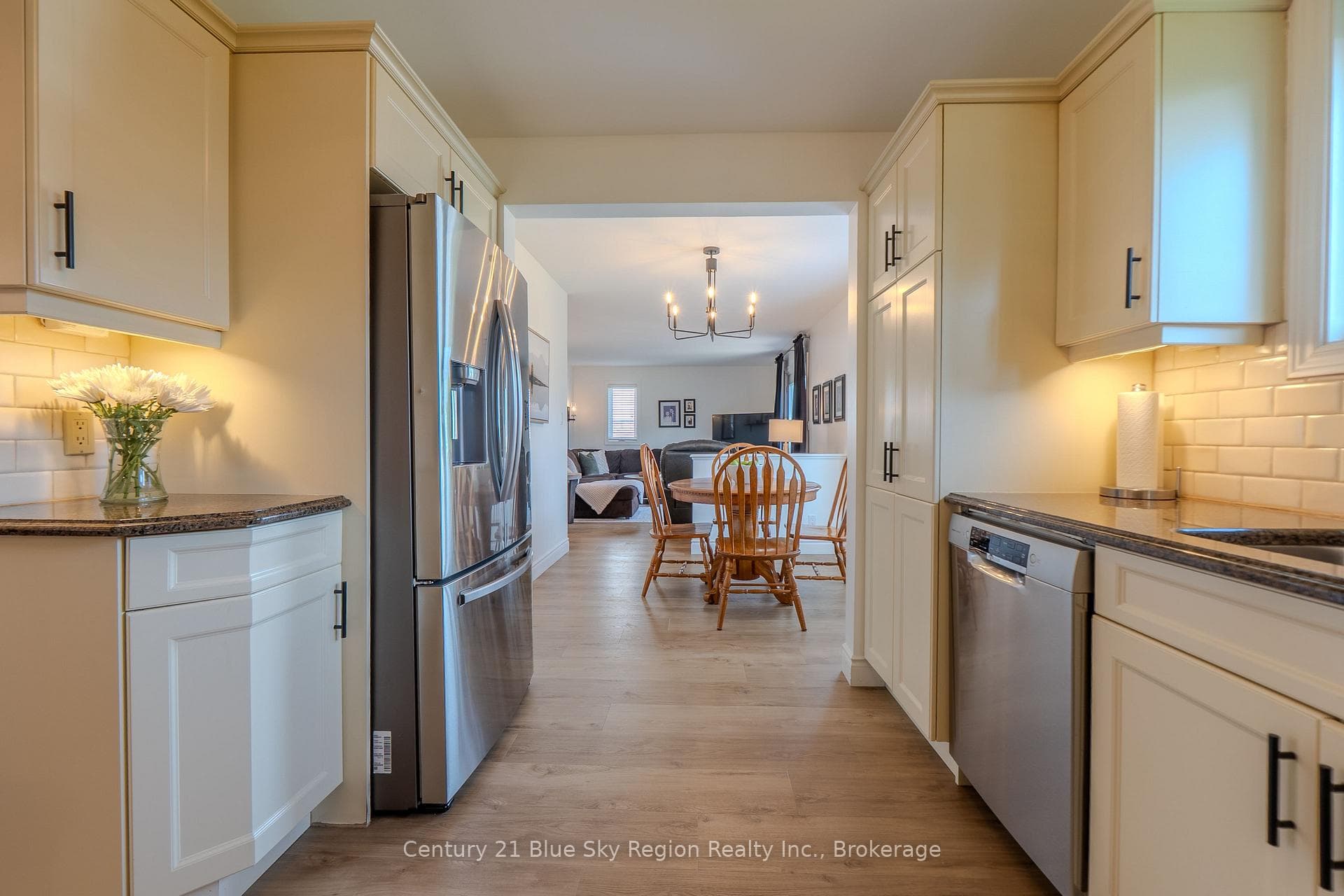 354 Elmwood Avenue photo 11