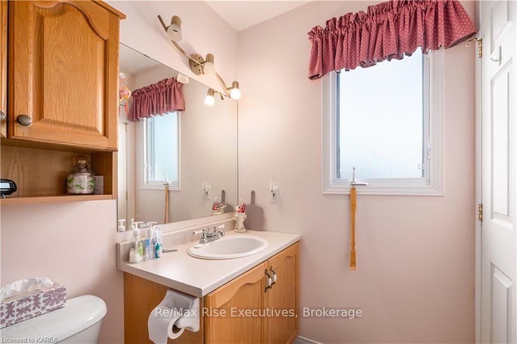 198 ELLESMEER Avenue photo 30