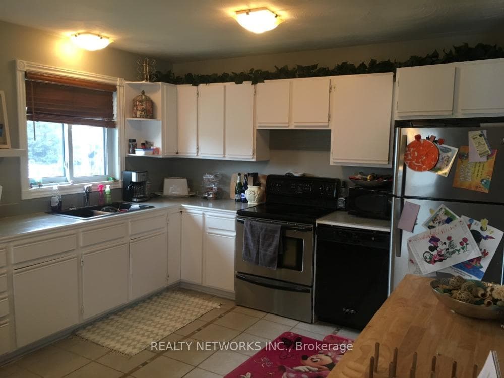 1107 Lozanne Crescent photo 4