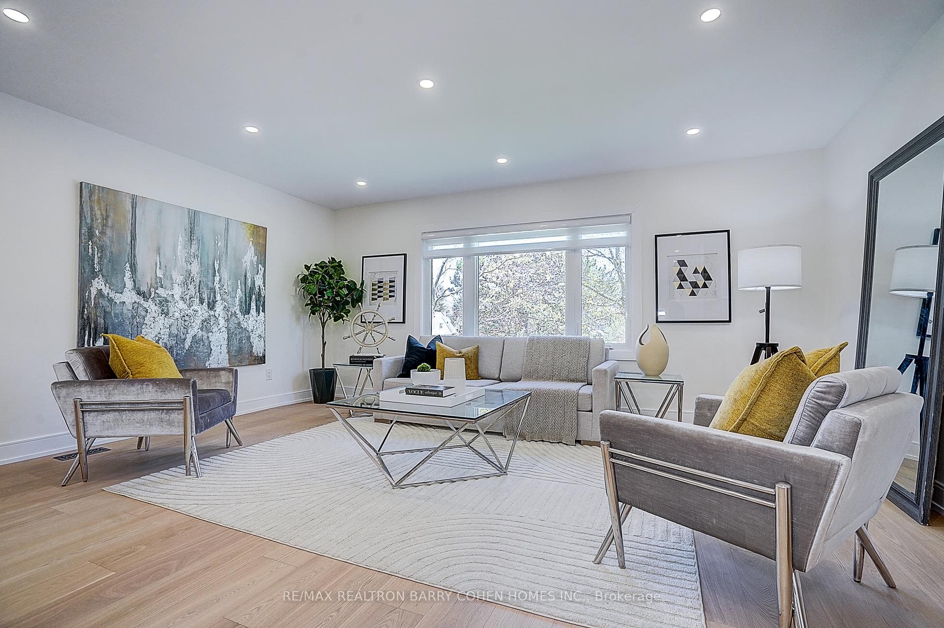 34 Elliotwood Court photo 3