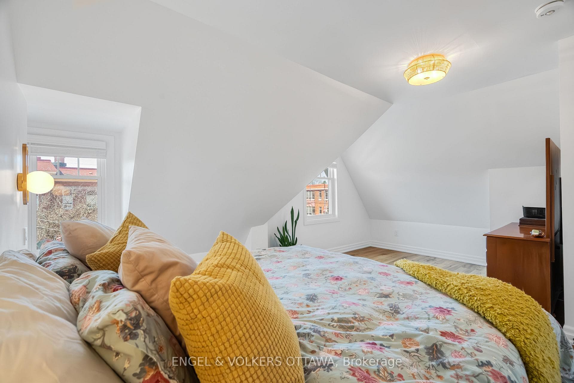 817 Lyon Street photo 36