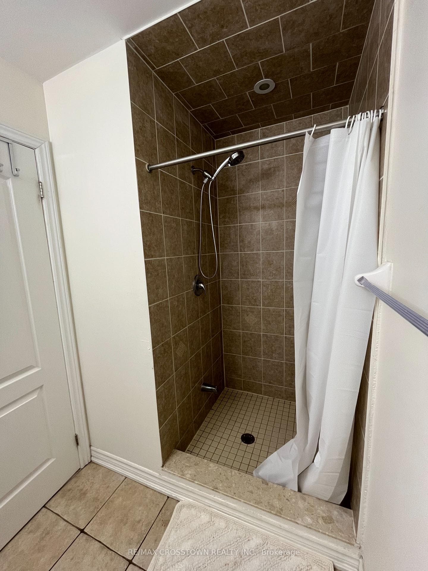 90 Sovereign's Gate Unit 21 photo 19